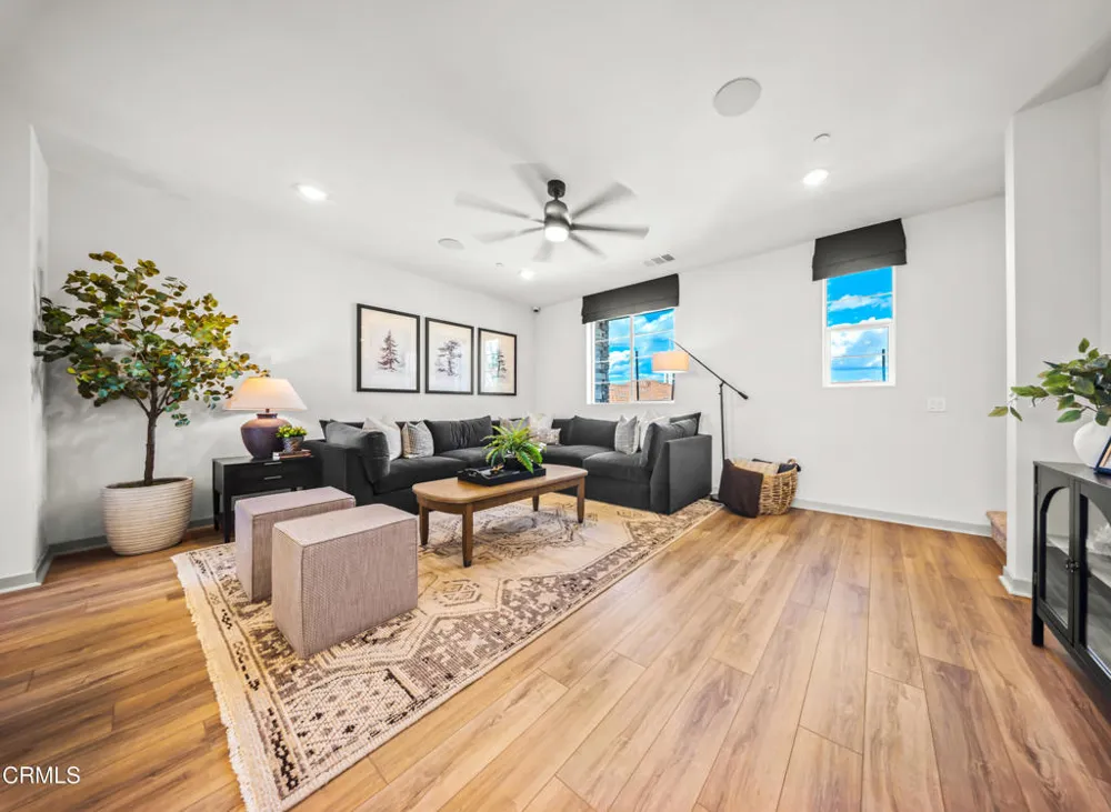 542 Via Zibello Camarillo, CA 93012