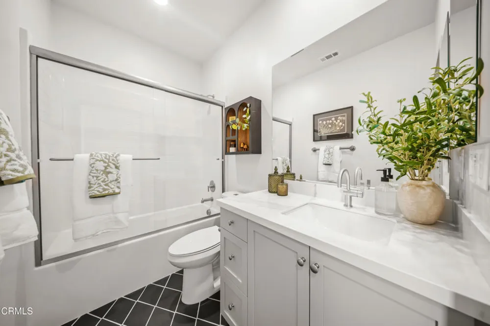 542 Via Zibello Camarillo, CA 93012