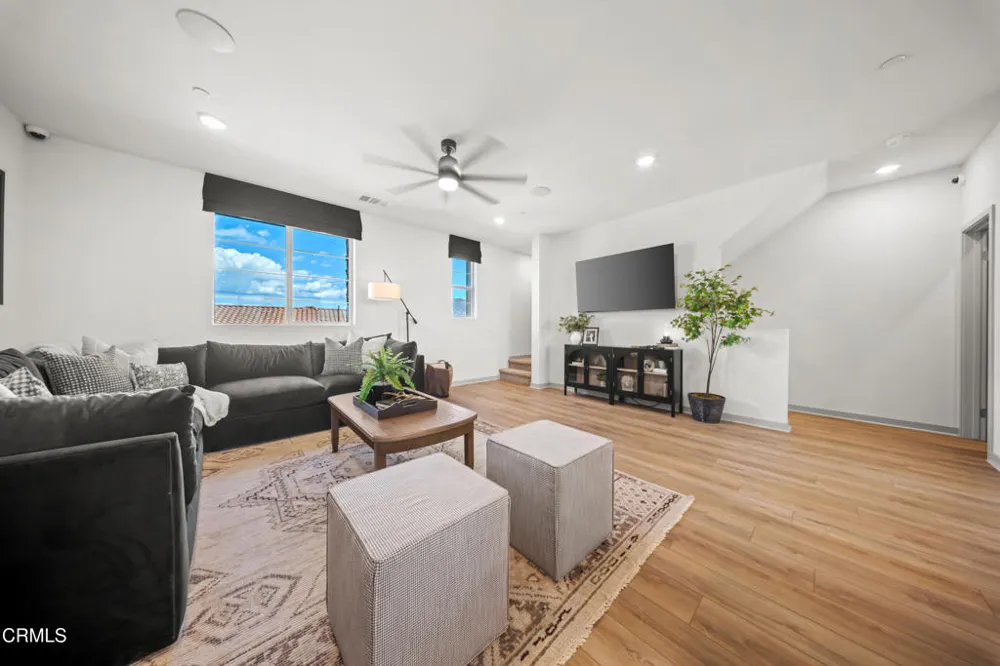 542 Via Zibello Camarillo, CA 93012