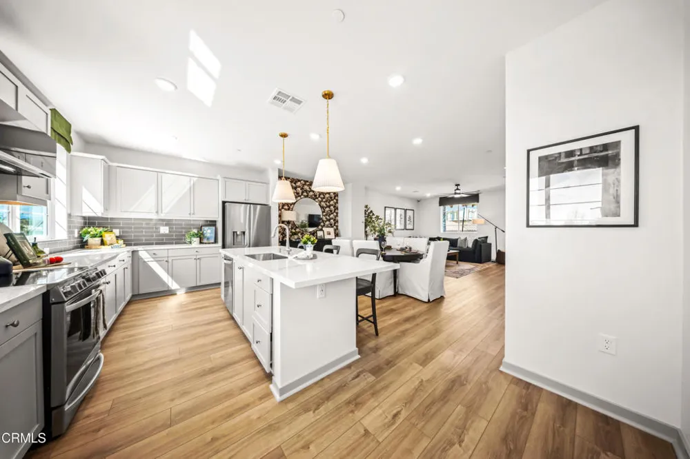 542 Via Zibello Camarillo, CA 93012