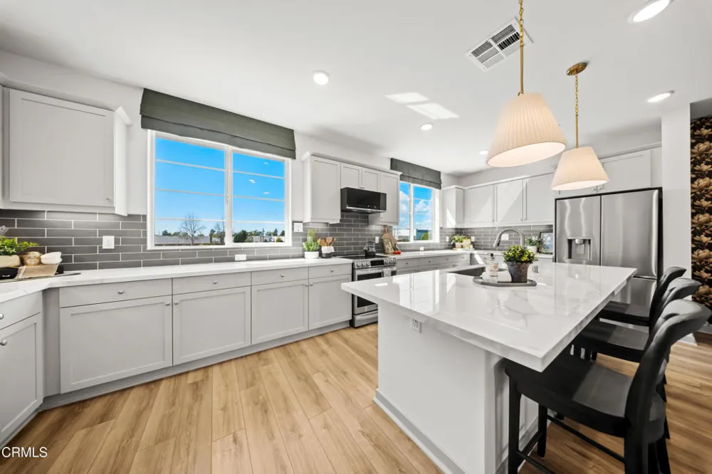 542 Via Zibello Camarillo, CA 93012