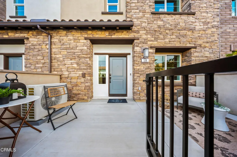 542 Via Zibello Camarillo, CA 93012