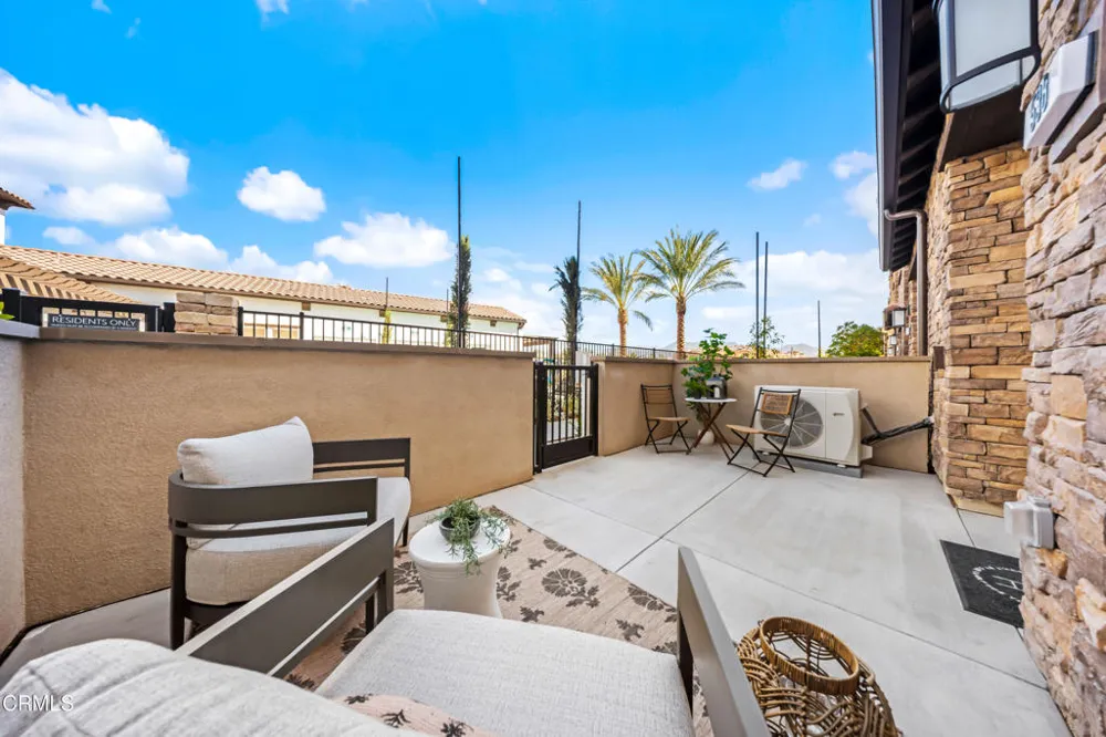 542 Via Zibello Camarillo, CA 93012