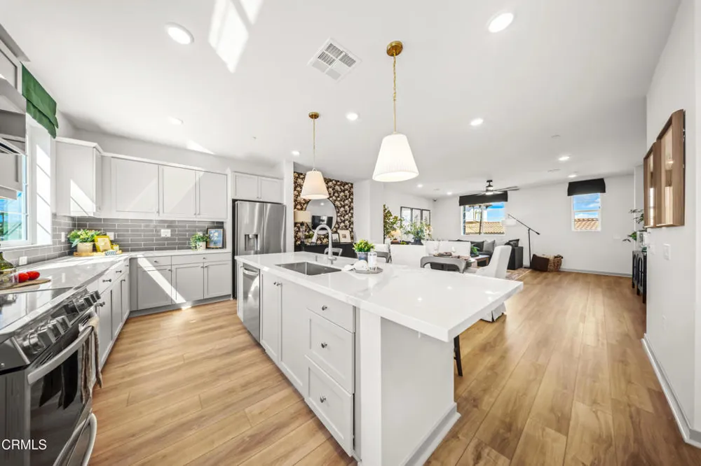 542 Via Zibello Camarillo, CA 93012