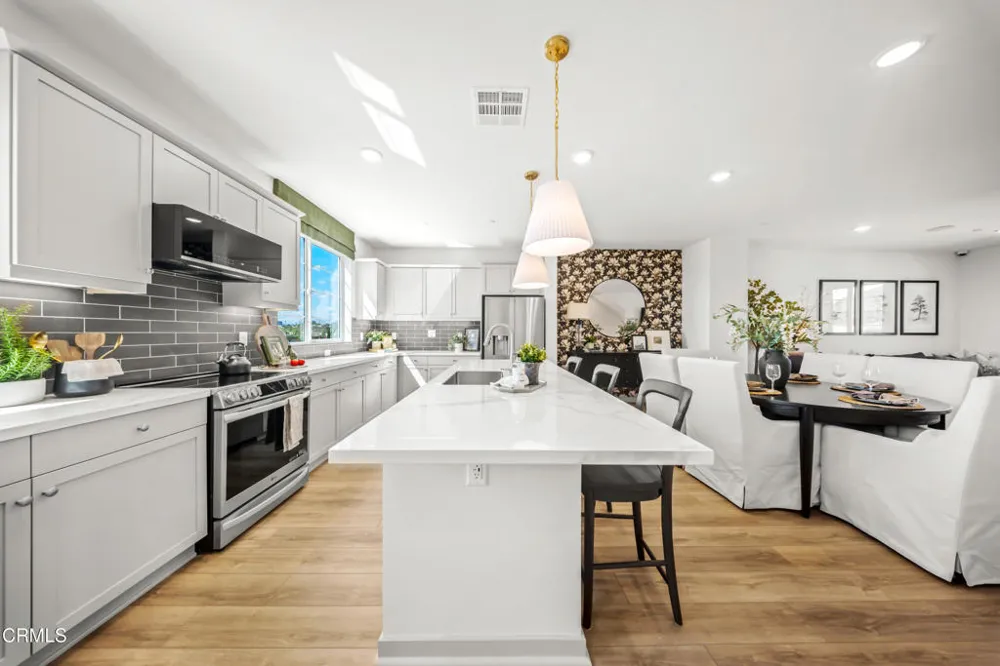 542 Via Zibello Camarillo, CA 93012