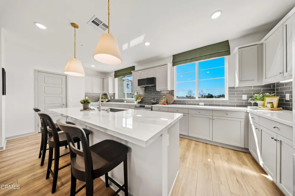 542 Via Zibello Camarillo, CA 93012
