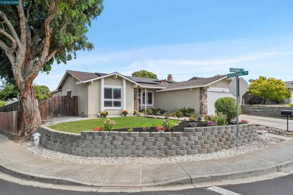 2115 Ackerman Dr Pittsburg, CA 94565