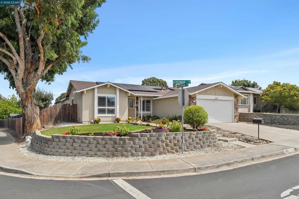 2115 Ackerman Dr Pittsburg, CA 94565