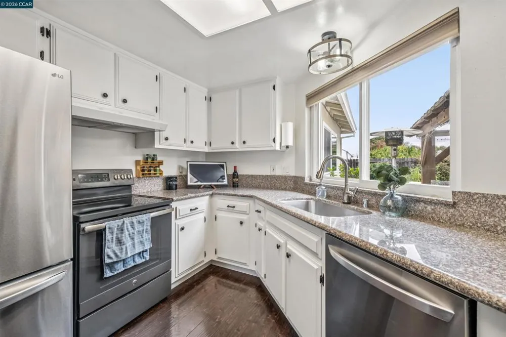2115 Ackerman Dr Pittsburg, CA 94565