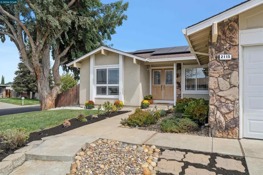 2115 Ackerman Dr Pittsburg, CA 94565