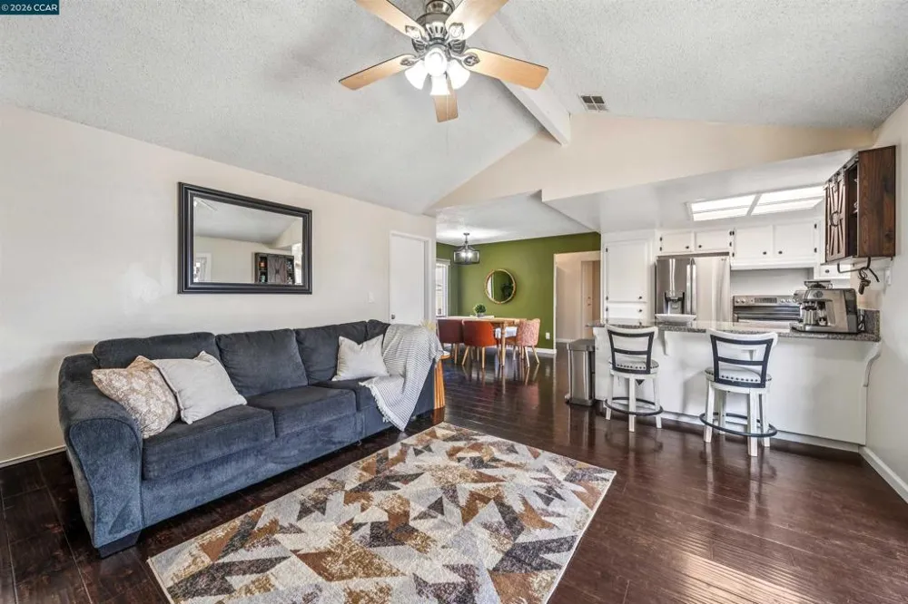 2115 Ackerman Dr Pittsburg, CA 94565