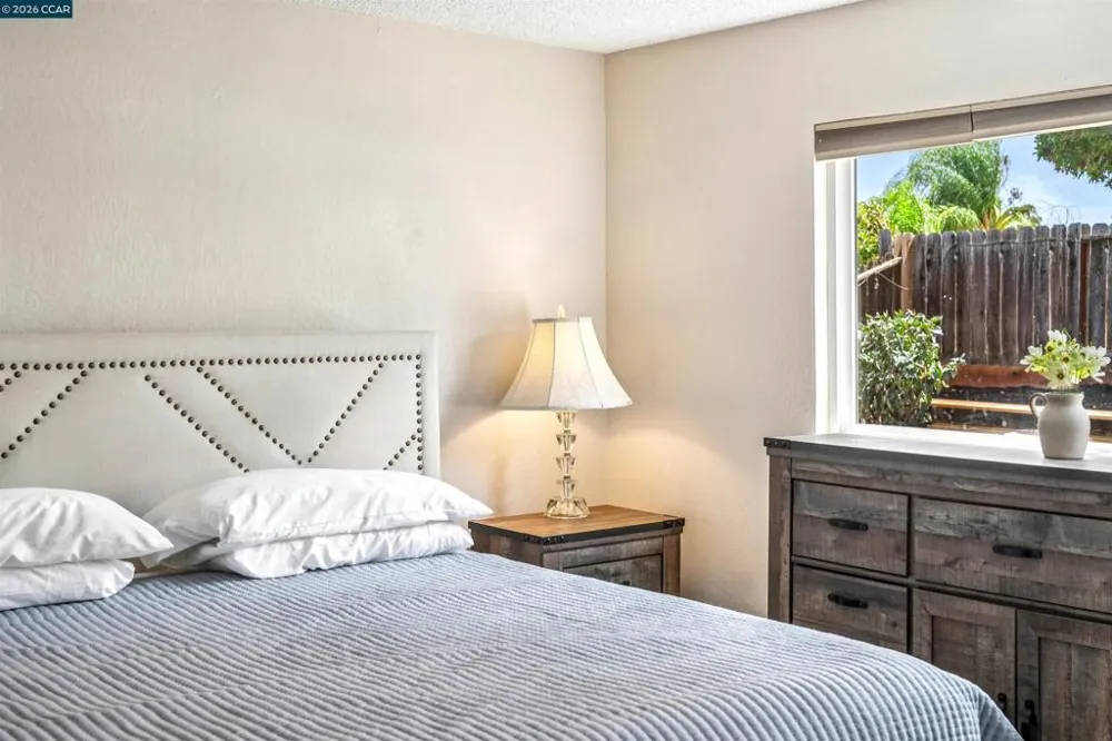 2115 Ackerman Dr Pittsburg, CA 94565