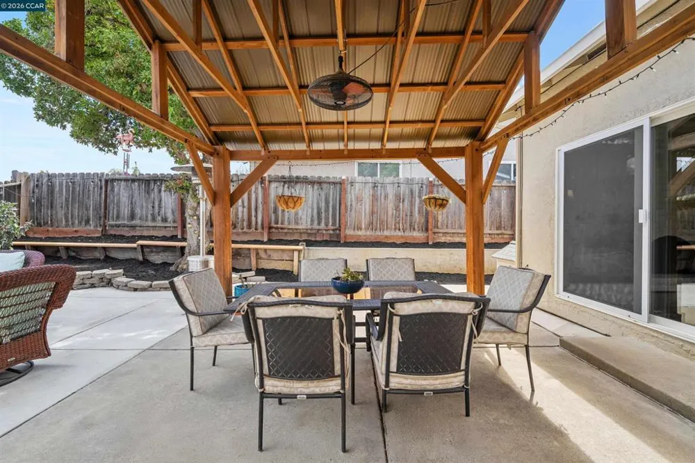 2115 Ackerman Dr Pittsburg, CA 94565