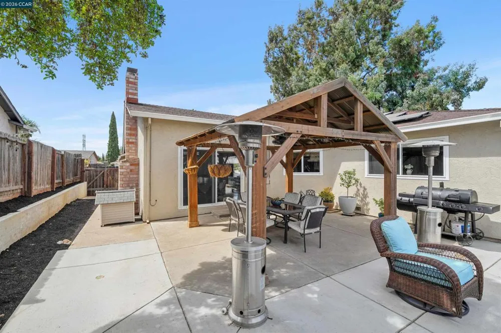 2115 Ackerman Dr Pittsburg, CA 94565