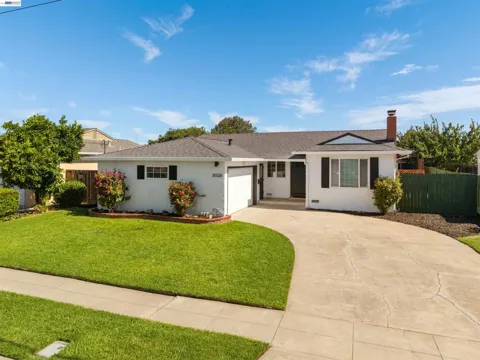 35526 Cabrillo Dr
