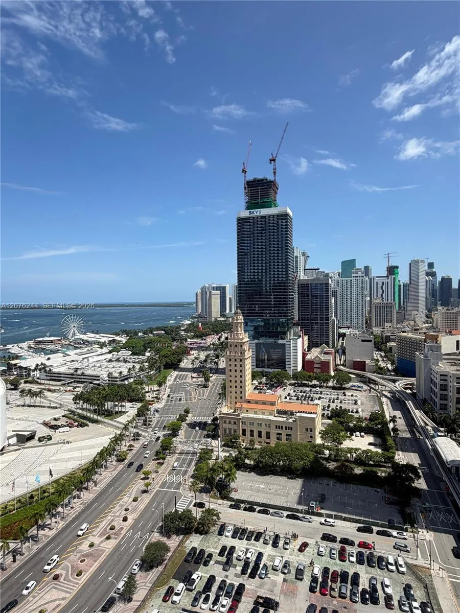 888 Biscayne Blvd #2702 Miami, FL 33132