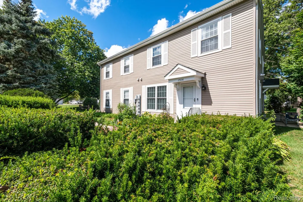 17036 Rock Harbor Court Clinton Charter Township, MI 48038