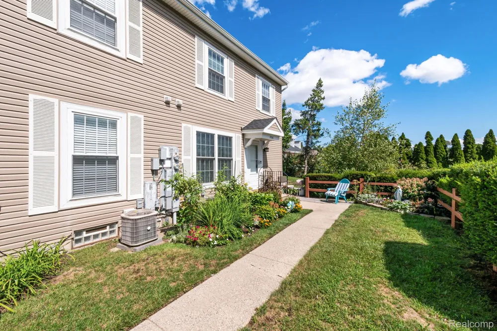 17036 Rock Harbor Court Clinton Charter Township, MI 48038