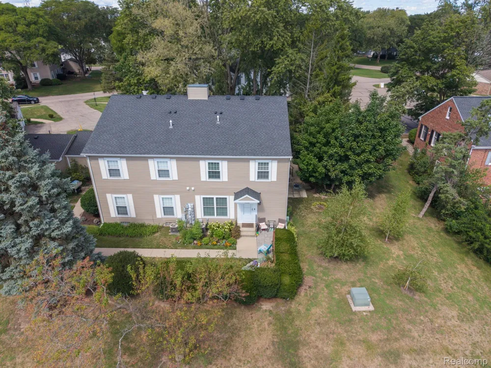 17036 Rock Harbor Court Clinton Charter Township, MI 48038