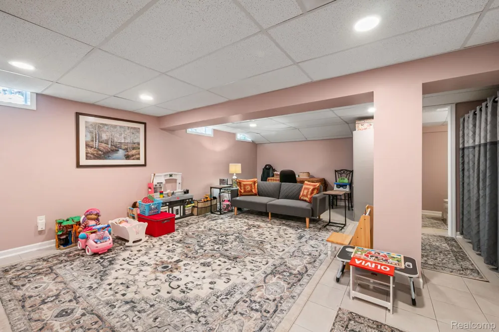 17036 Rock Harbor Court Clinton Charter Township, MI 48038