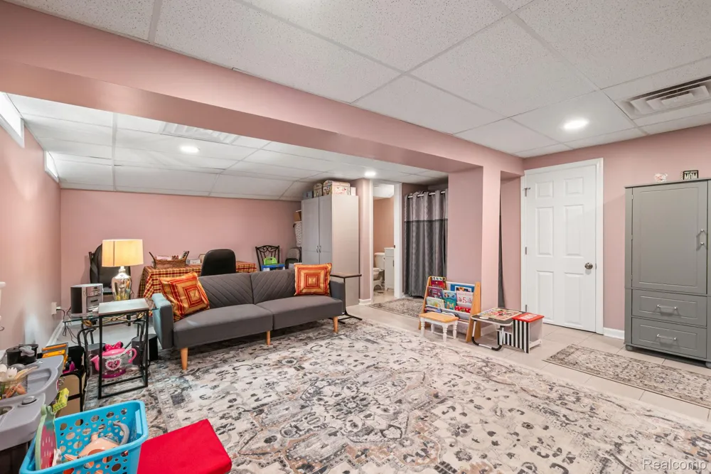 17036 Rock Harbor Court Clinton Charter Township, MI 48038