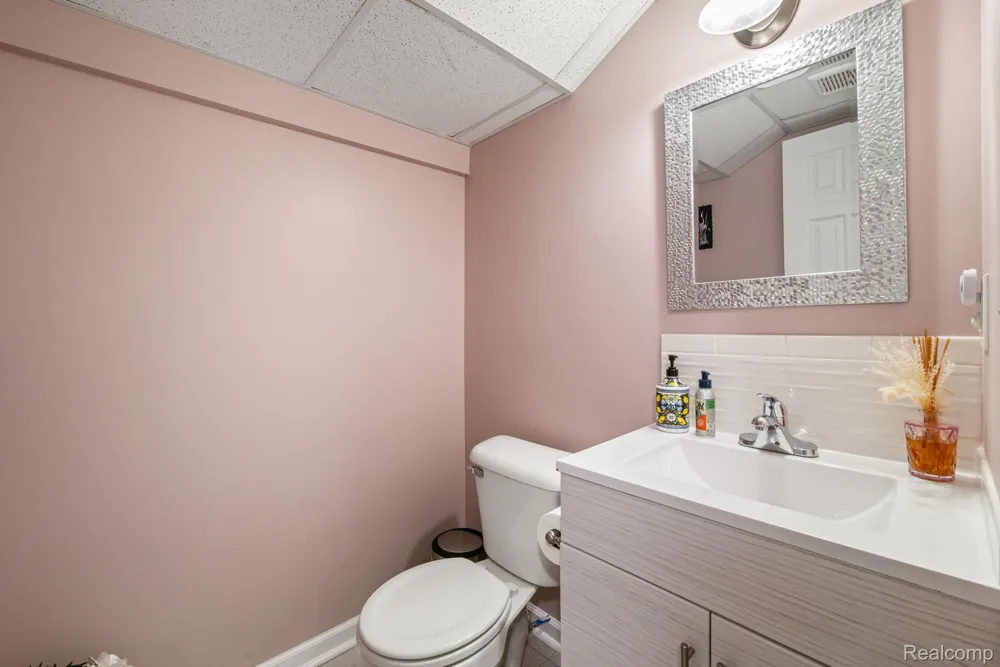 17036 Rock Harbor Court Clinton Charter Township, MI 48038