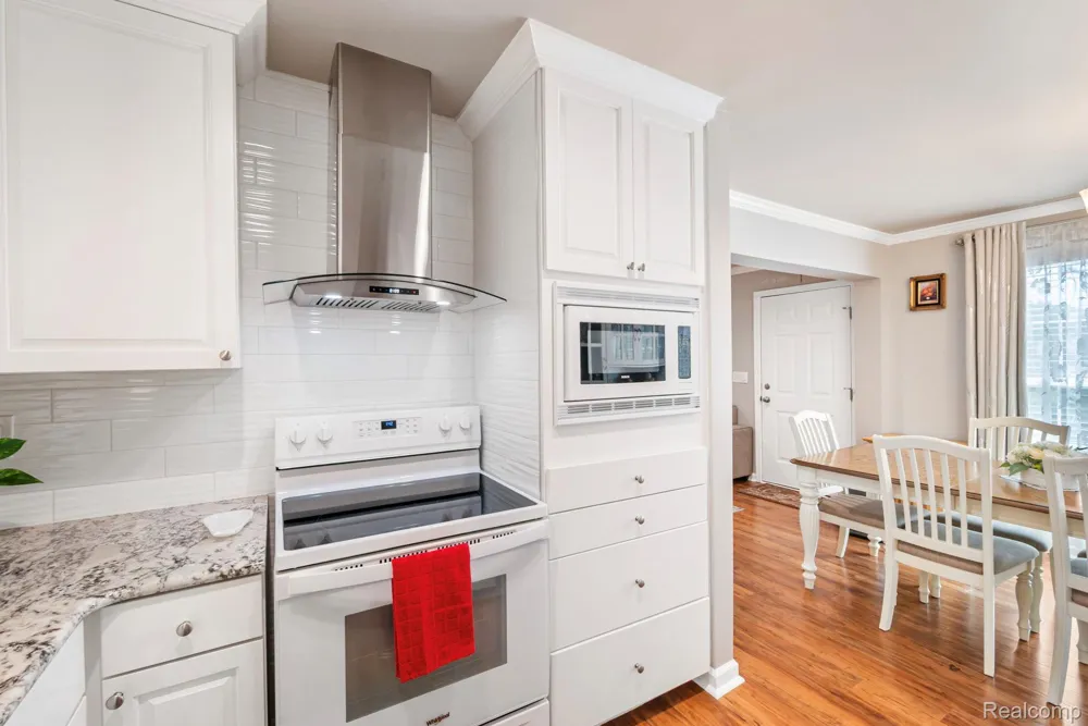 17036 Rock Harbor Court Clinton Charter Township, MI 48038