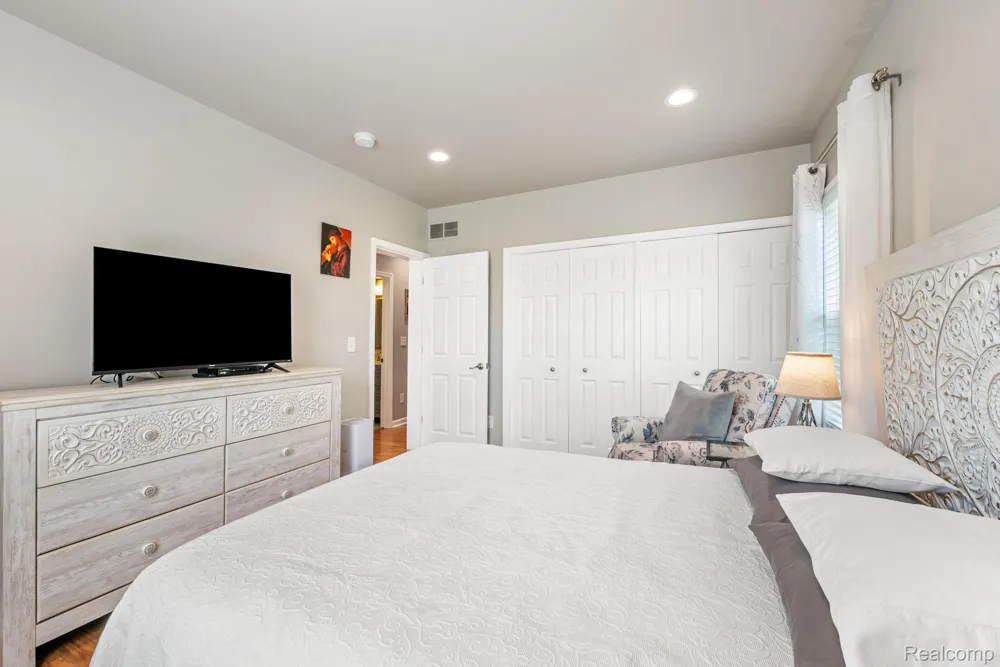 17036 Rock Harbor Court Clinton Charter Township, MI 48038