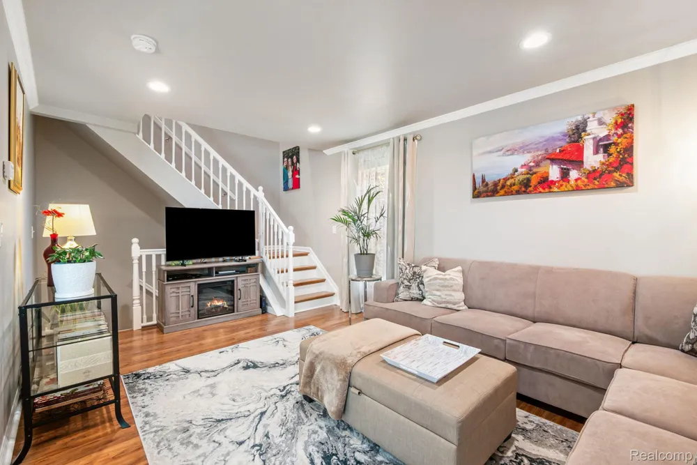 17036 Rock Harbor Court Clinton Charter Township, MI 48038