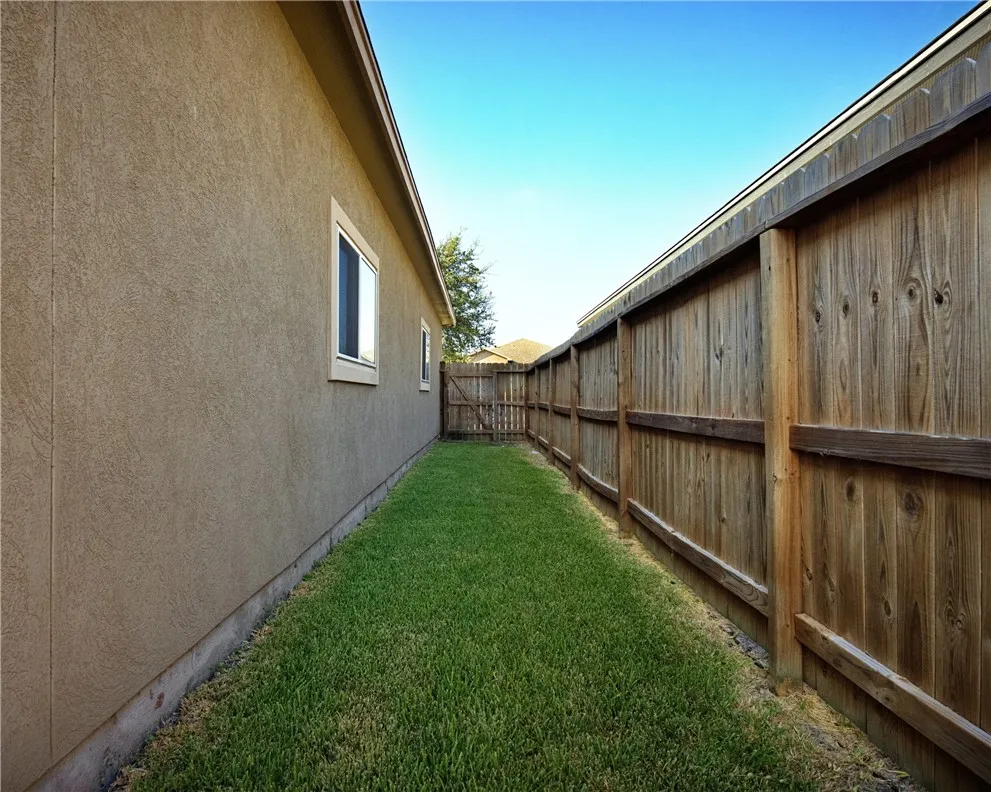 1818 Bay Landing Drive Portland, TX 78374