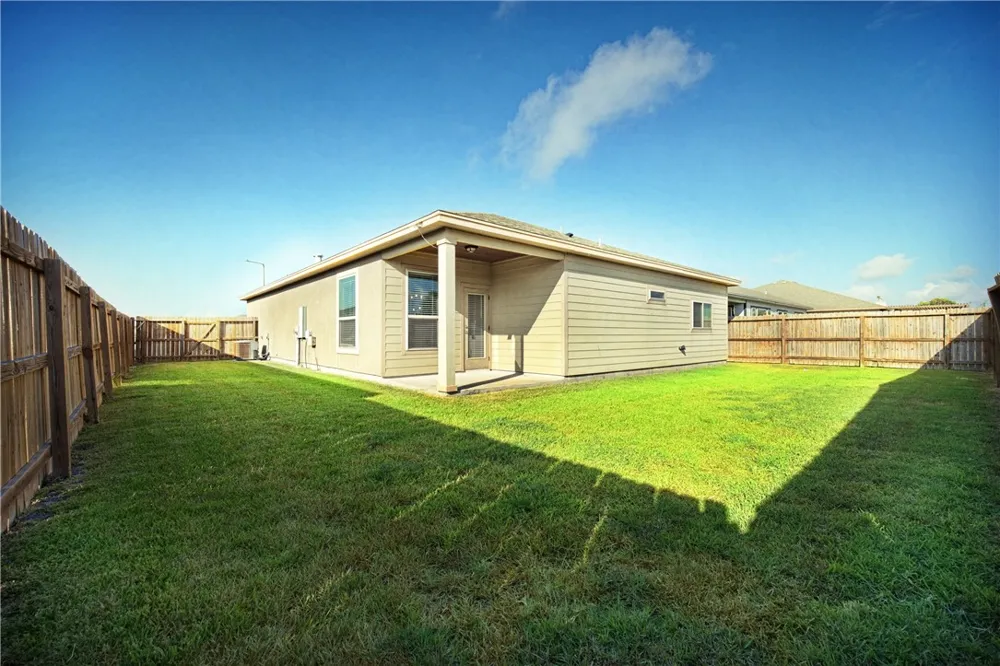 1818 Bay Landing Drive Portland, TX 78374