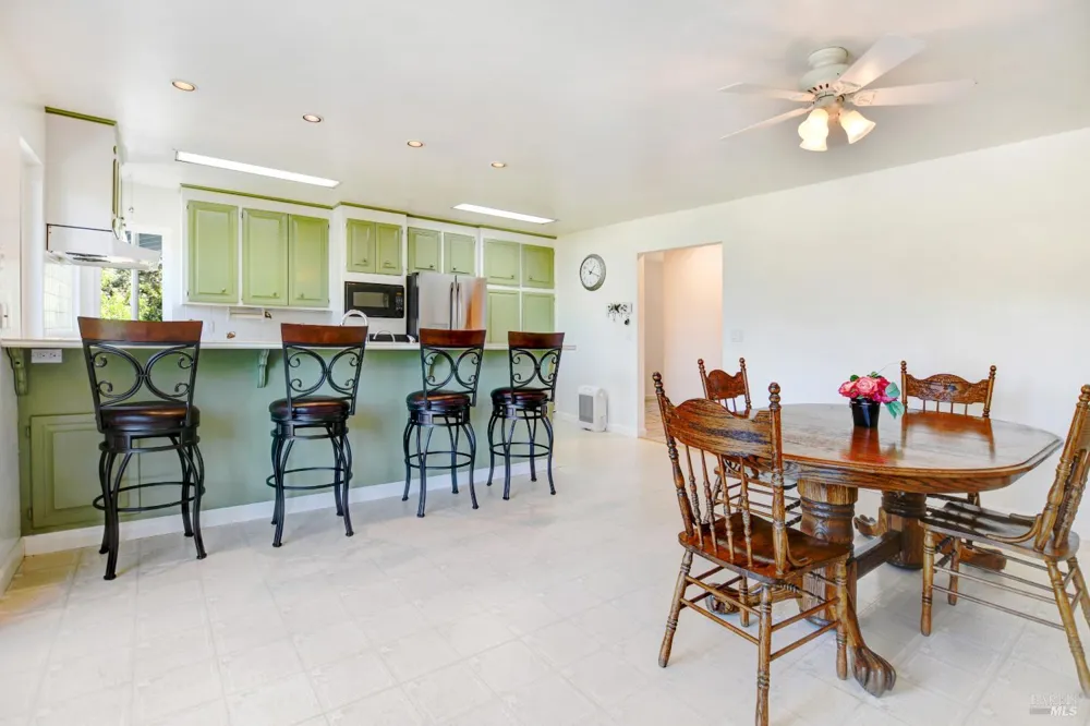 530 Bloomfield Road Sebastopol, CA 95472