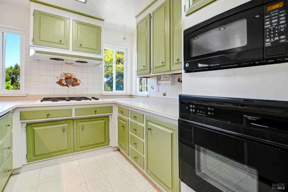 530 Bloomfield Road Sebastopol, CA 95472