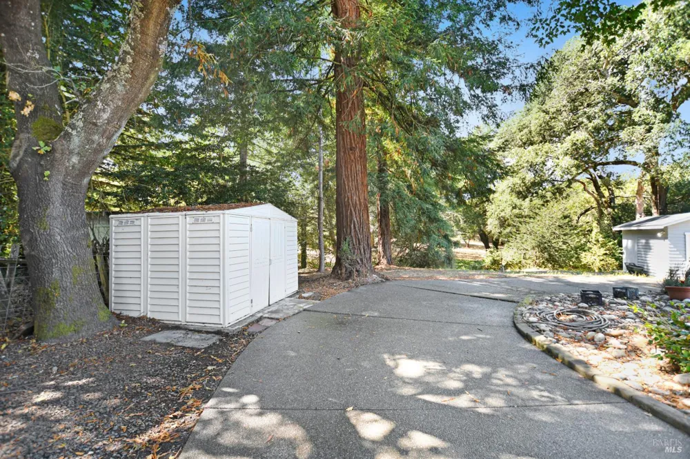 530 Bloomfield Road Sebastopol, CA 95472