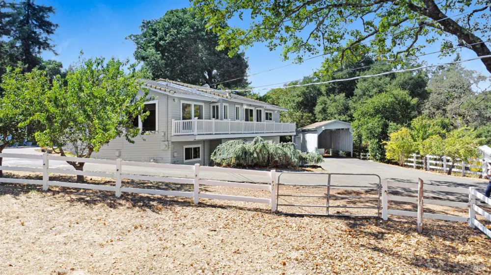 530 Bloomfield Road Sebastopol, CA 95472