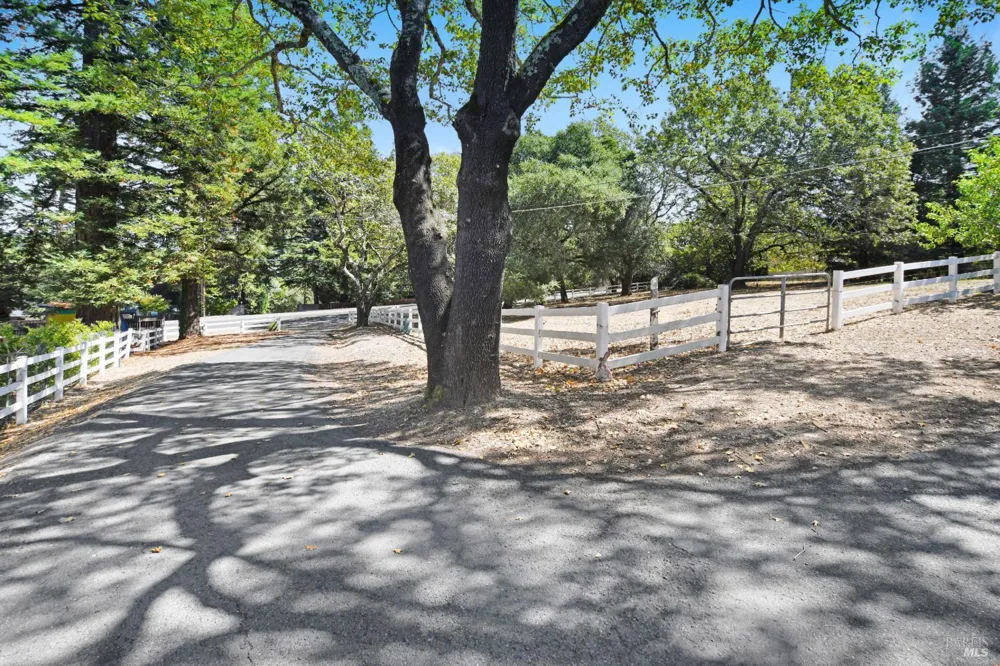 530 Bloomfield Road Sebastopol, CA 95472
