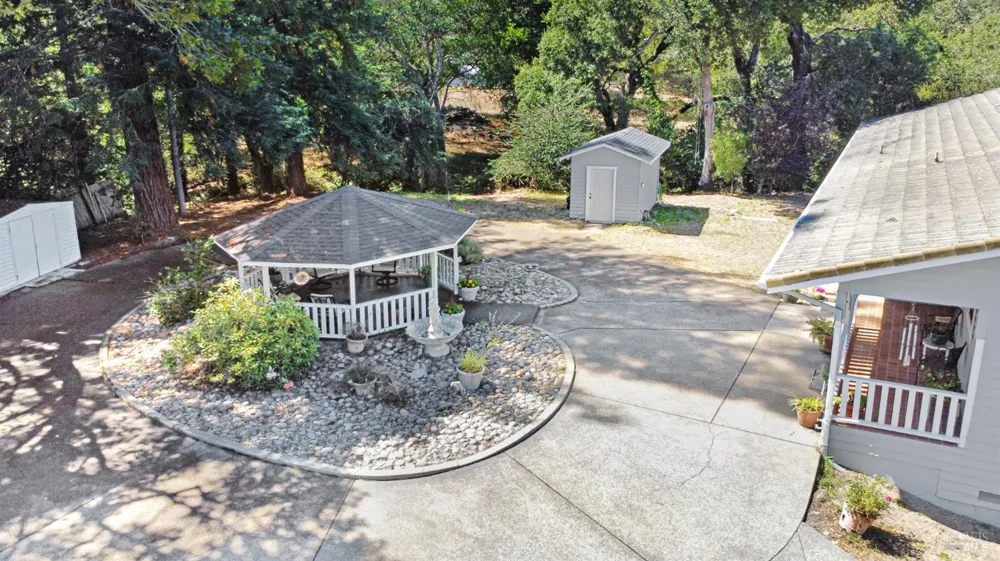 530 Bloomfield Road Sebastopol, CA 95472