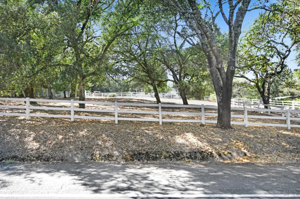 530 Bloomfield Road Sebastopol, CA 95472