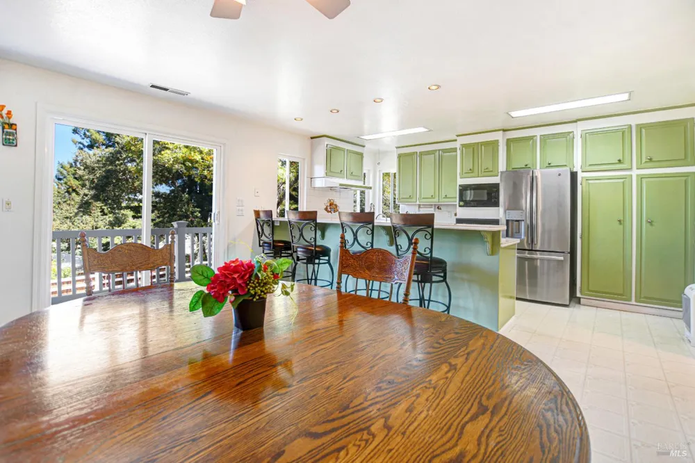 530 Bloomfield Road Sebastopol, CA 95472