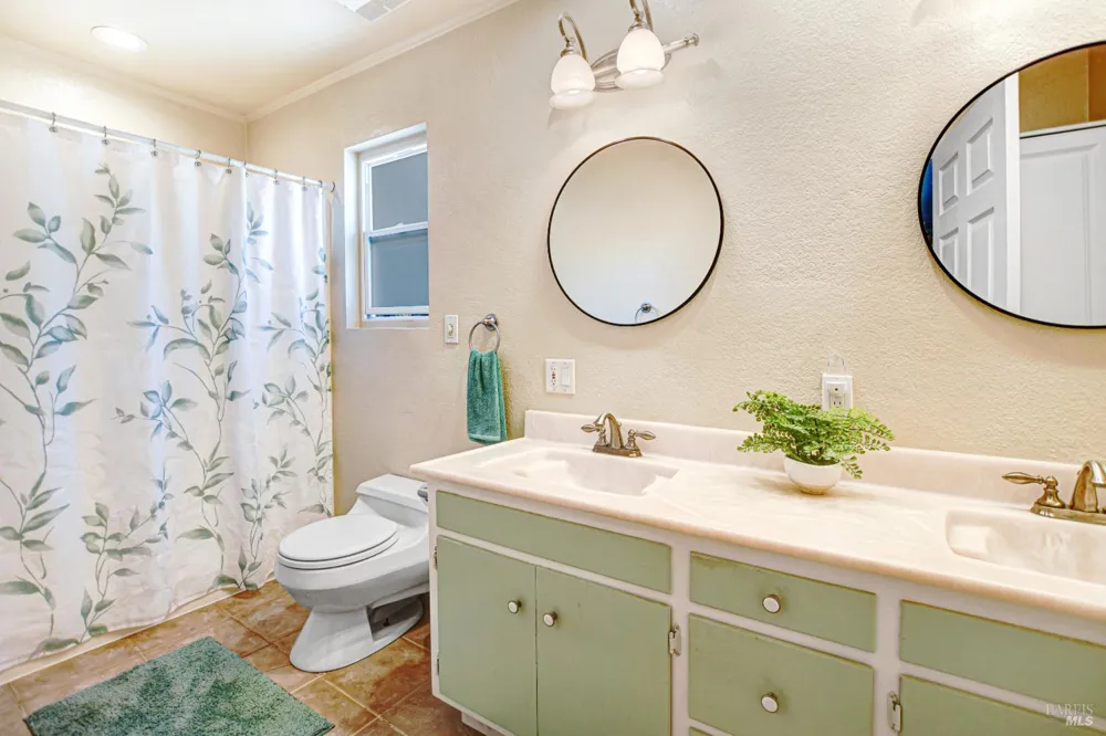 530 Bloomfield Road Sebastopol, CA 95472