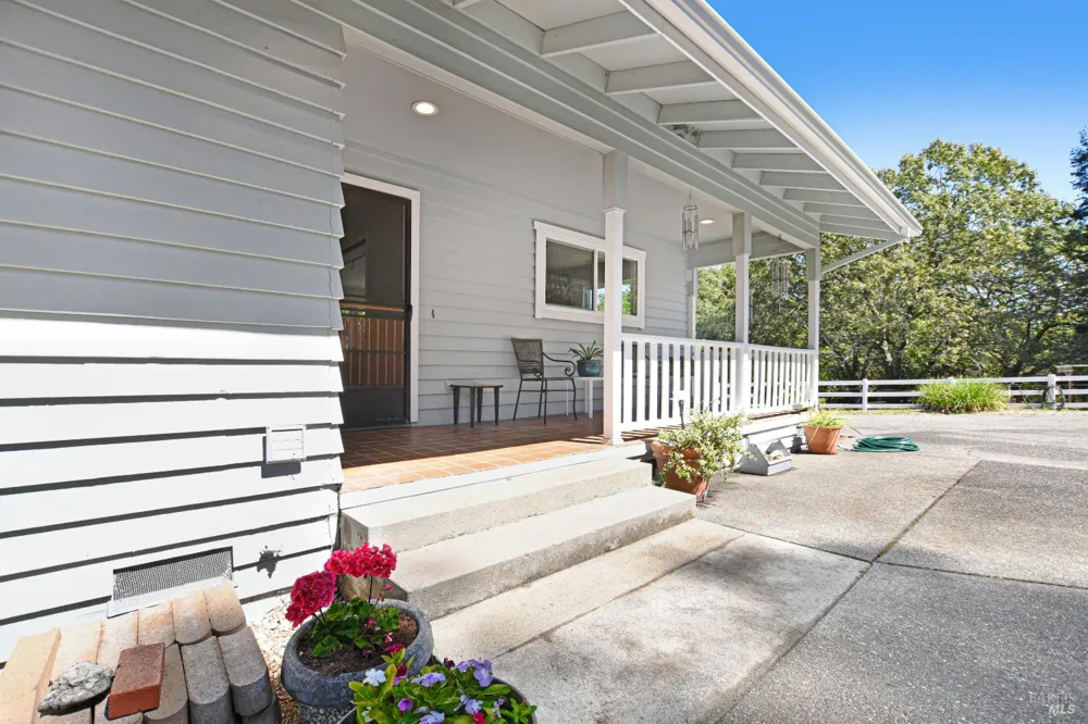 530 Bloomfield Road Sebastopol, CA 95472