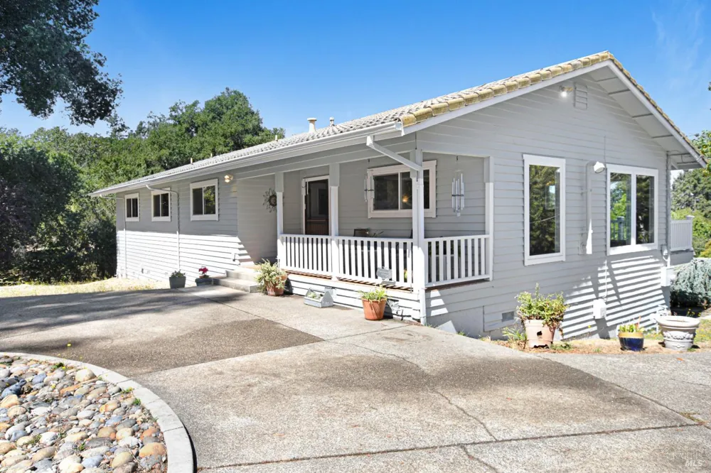 530 Bloomfield Road Sebastopol, CA 95472