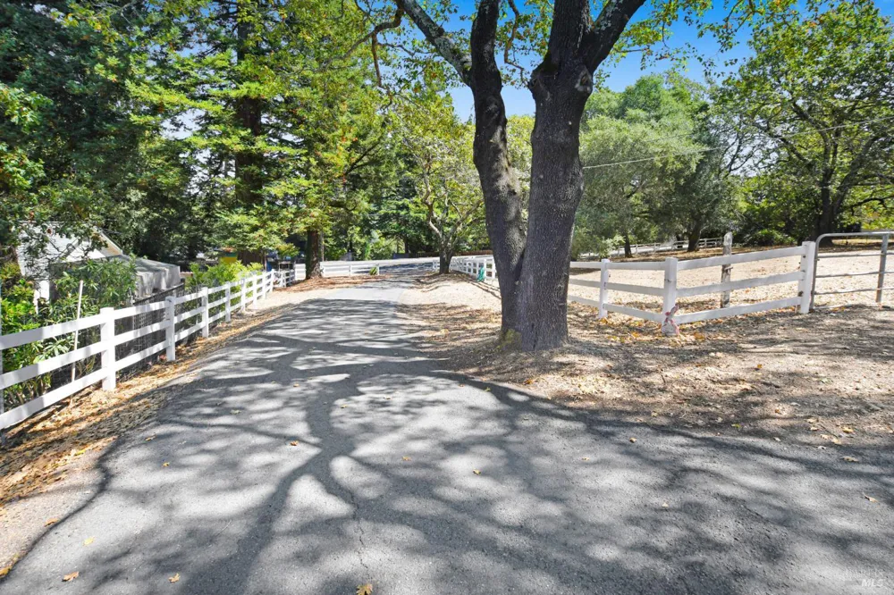 530 Bloomfield Road Sebastopol, CA 95472