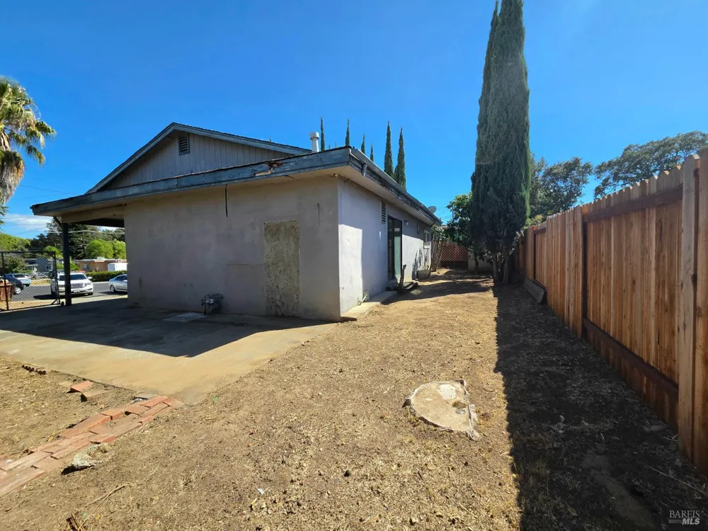 2124 Beard Court Vacaville, CA 95688