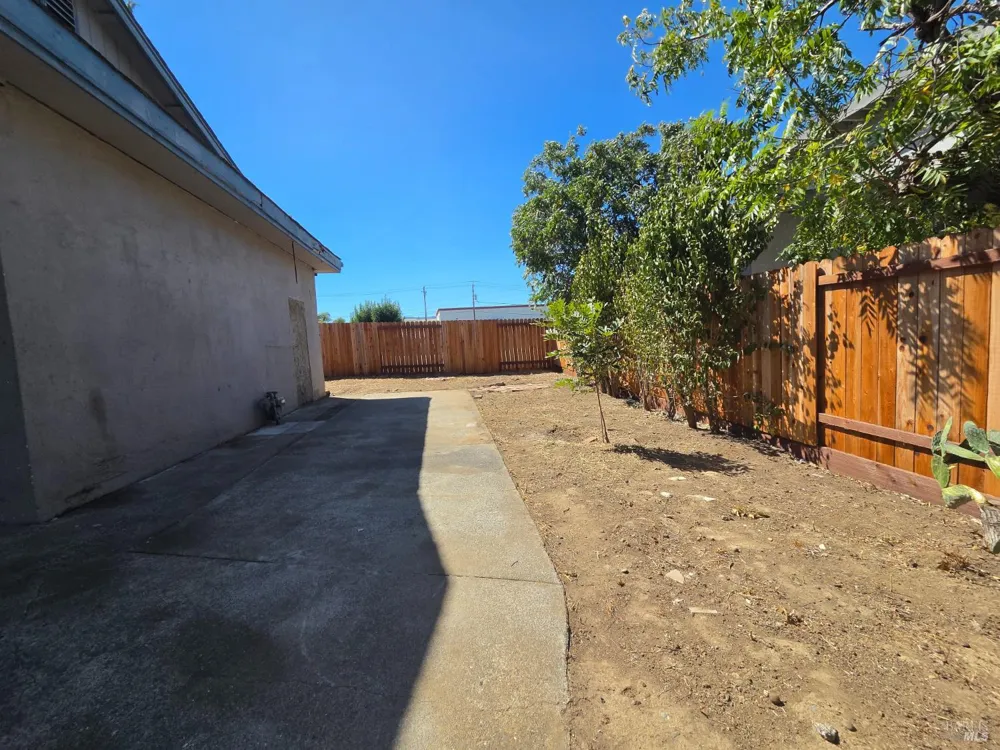 2124 Beard Court Vacaville, CA 95688