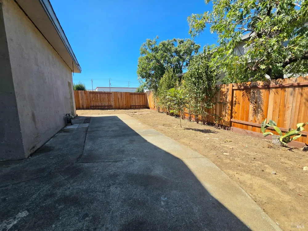 2124 Beard Court Vacaville, CA 95688
