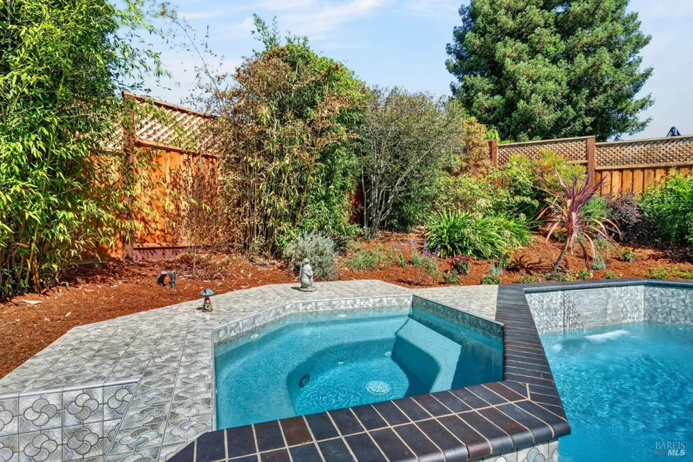 421 Greens Drive Healdsburg, CA 95448