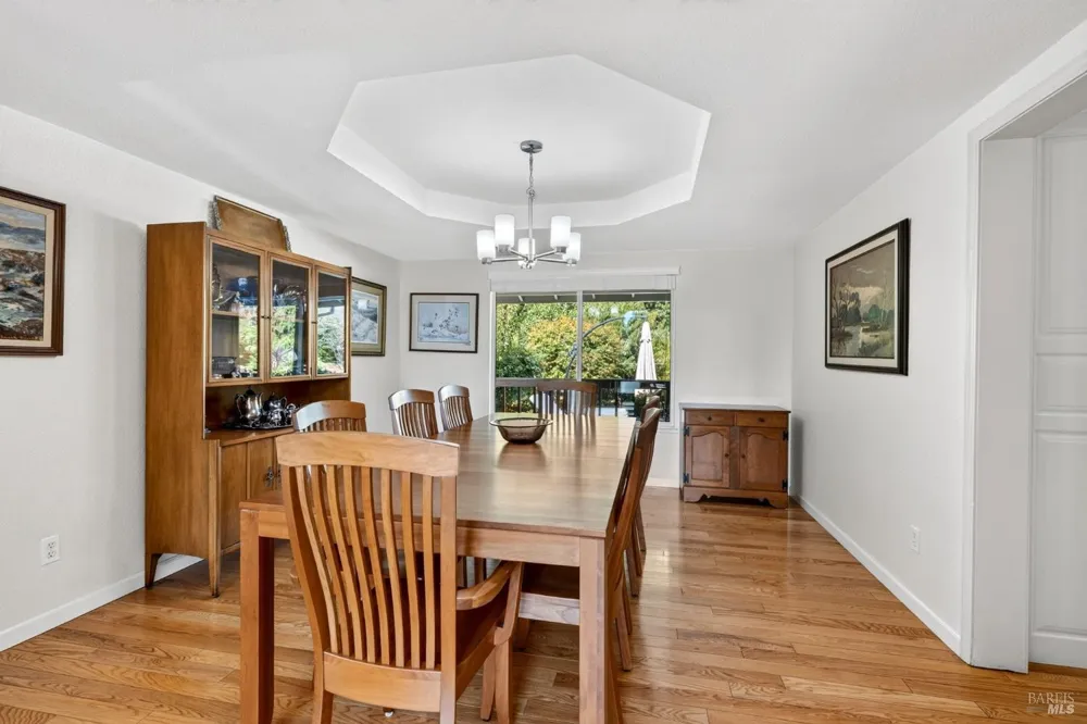 421 Greens Drive Healdsburg, CA 95448
