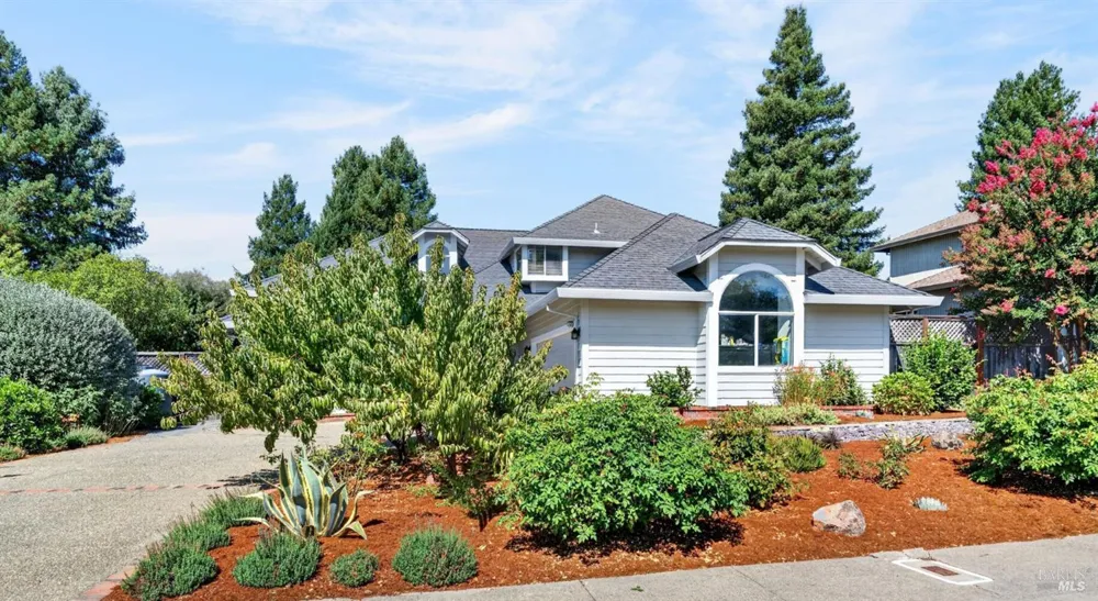 421 Greens Drive Healdsburg, CA 95448