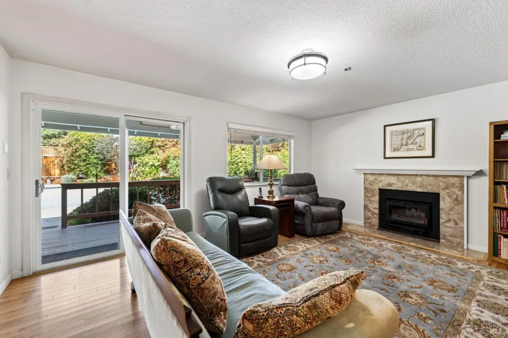 421 Greens Drive Healdsburg, CA 95448